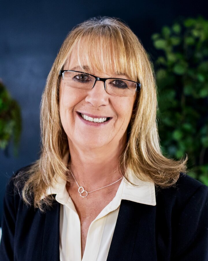 Dee Wilson Hinkle